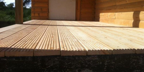 Správná montaž terasy: rady od naších odborníků jak na to