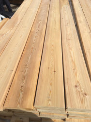 Fasádní palubky Rhombus a Klasik ze sibiřského modřínu