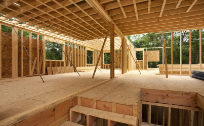 Montáž terasových prken ze sibiřského modřínu: krok za krokem