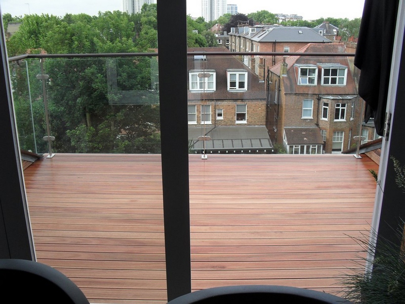 Terasová prkna na balkoně