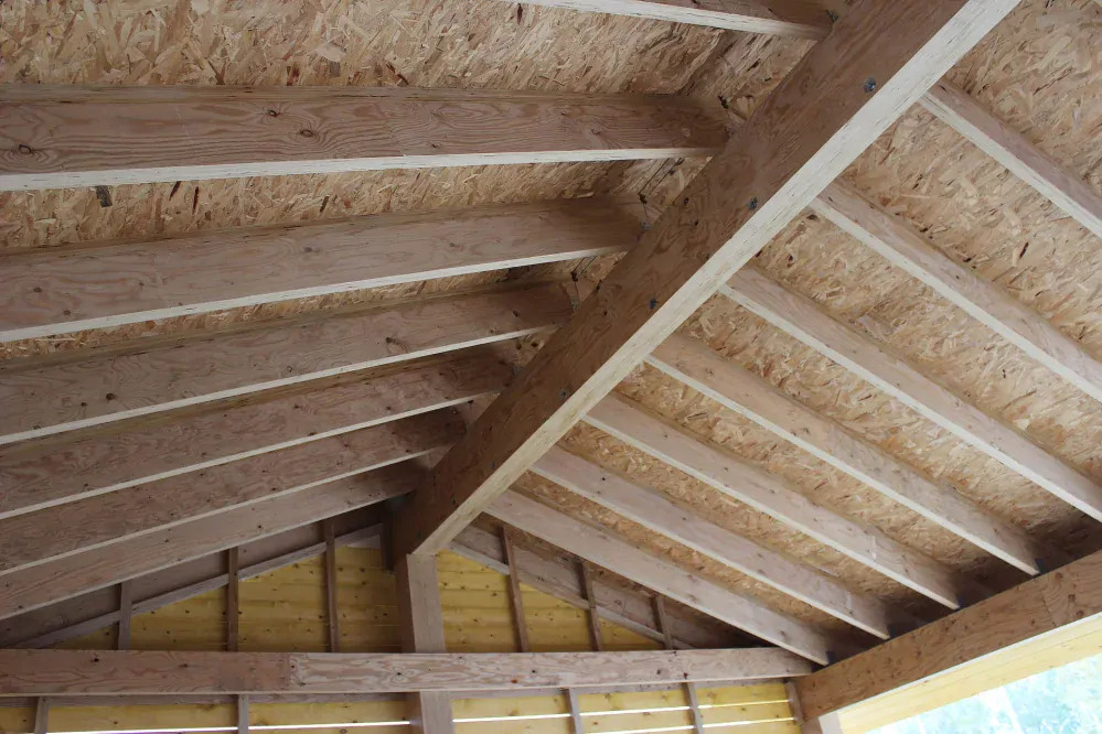 Specifikace a druhy OSB desek, porovnání s ostatními materiály